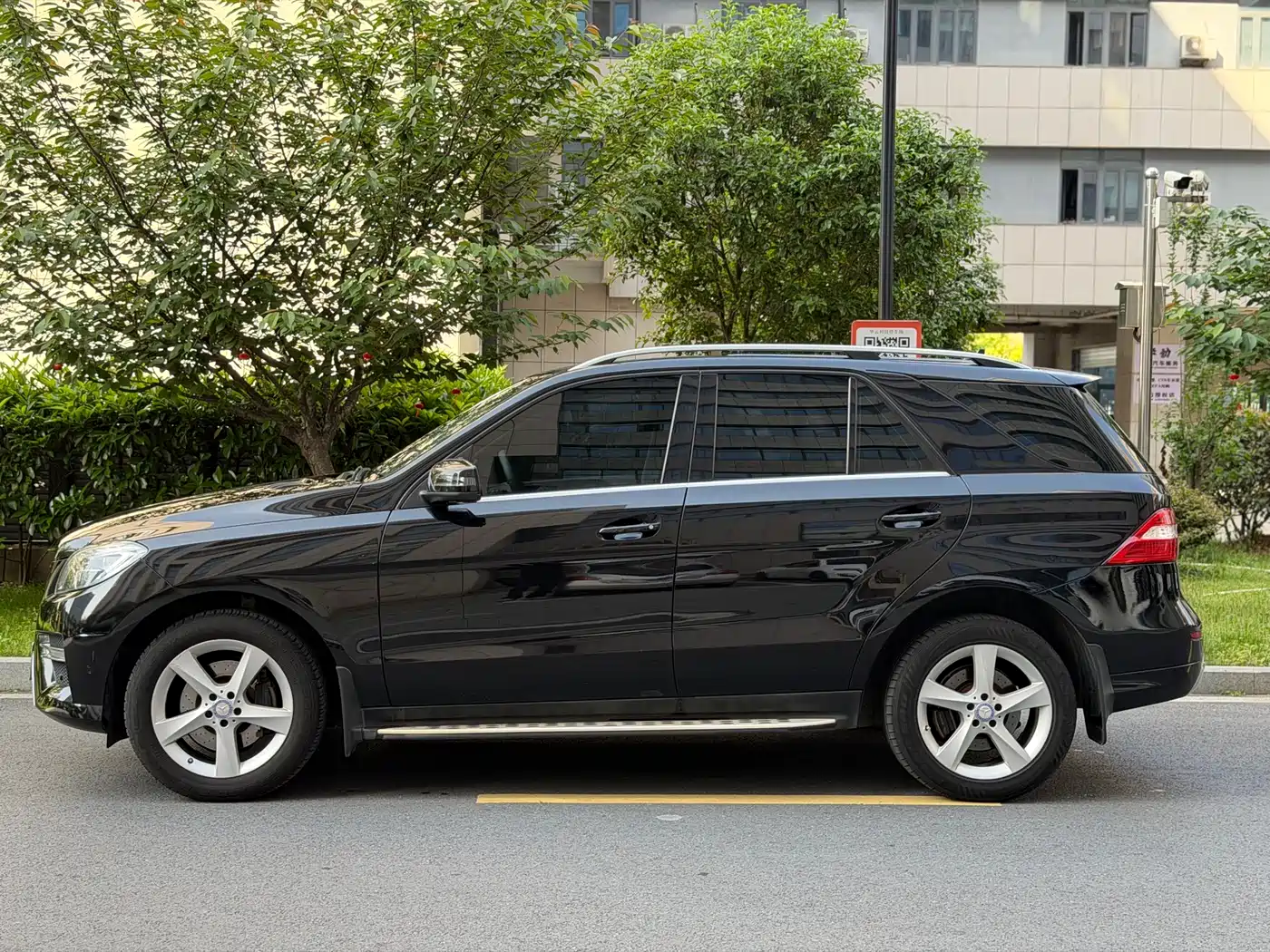 Mercedes-Benz M-Class 2012 ML 300 фото 3