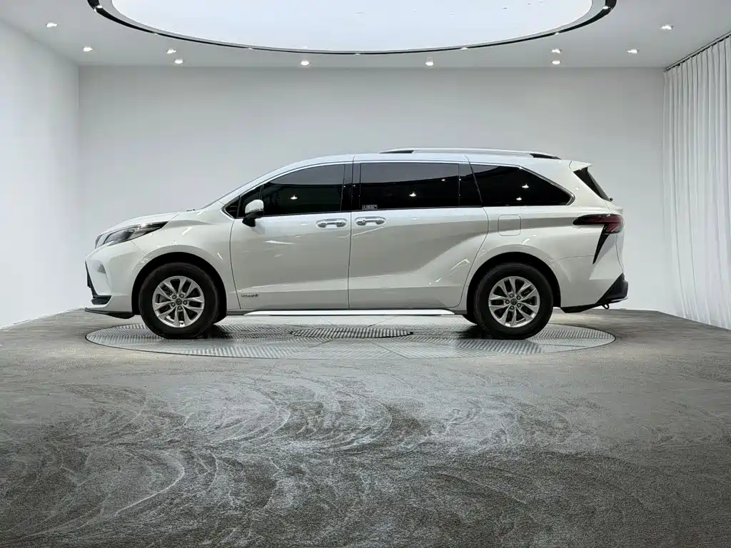 Toyota Granvia 2024 2023 2.5L Hybrid Comfort Edition