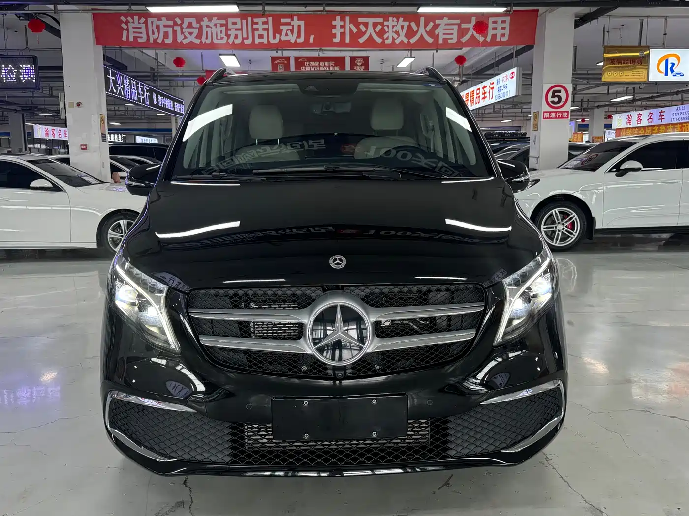 Mercedes-Benz V-Class 2022 V 260 L Long Wheelbase Prestige Edition фото 2