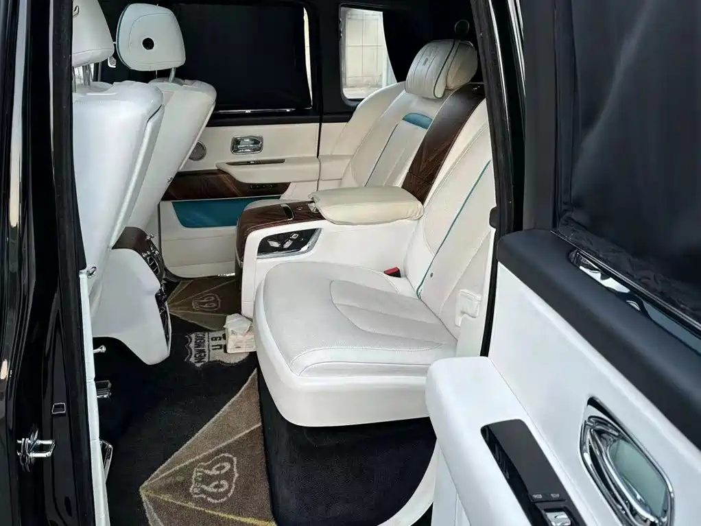 Rolls-Royce Cullinan 2019 2018 4-Seater Version