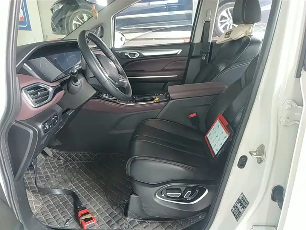 GAC Trumpchi Trumpchi M6 2023 PRO 270T DCT Premium Edition фото 15