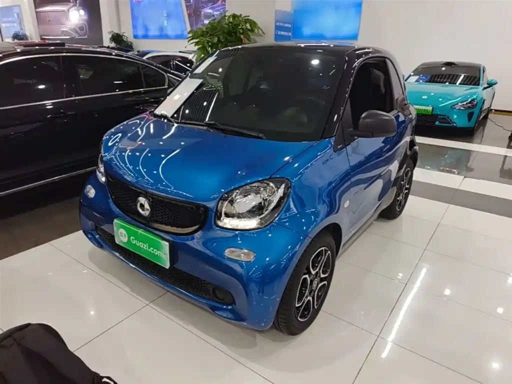 smart fortwo 2019 2019 0.9T 66kW Hardtop Wind Edition China VI