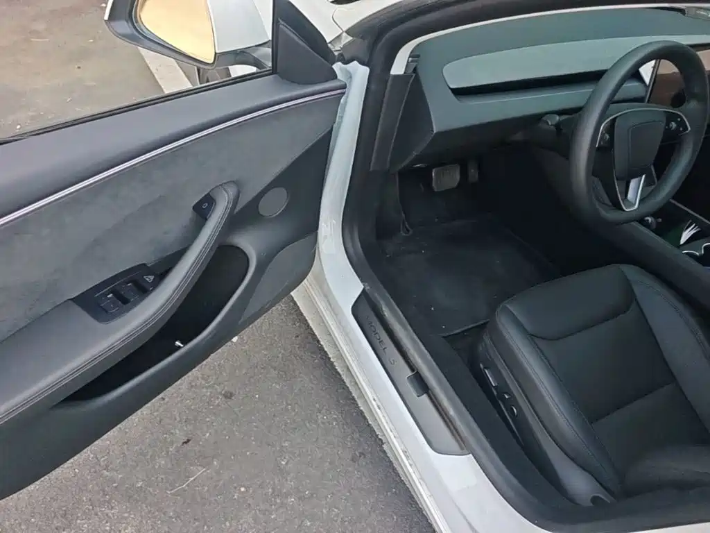 Tesla Model 3 2026 2025 Model Year Facelift Long Range All-Wheel Drive