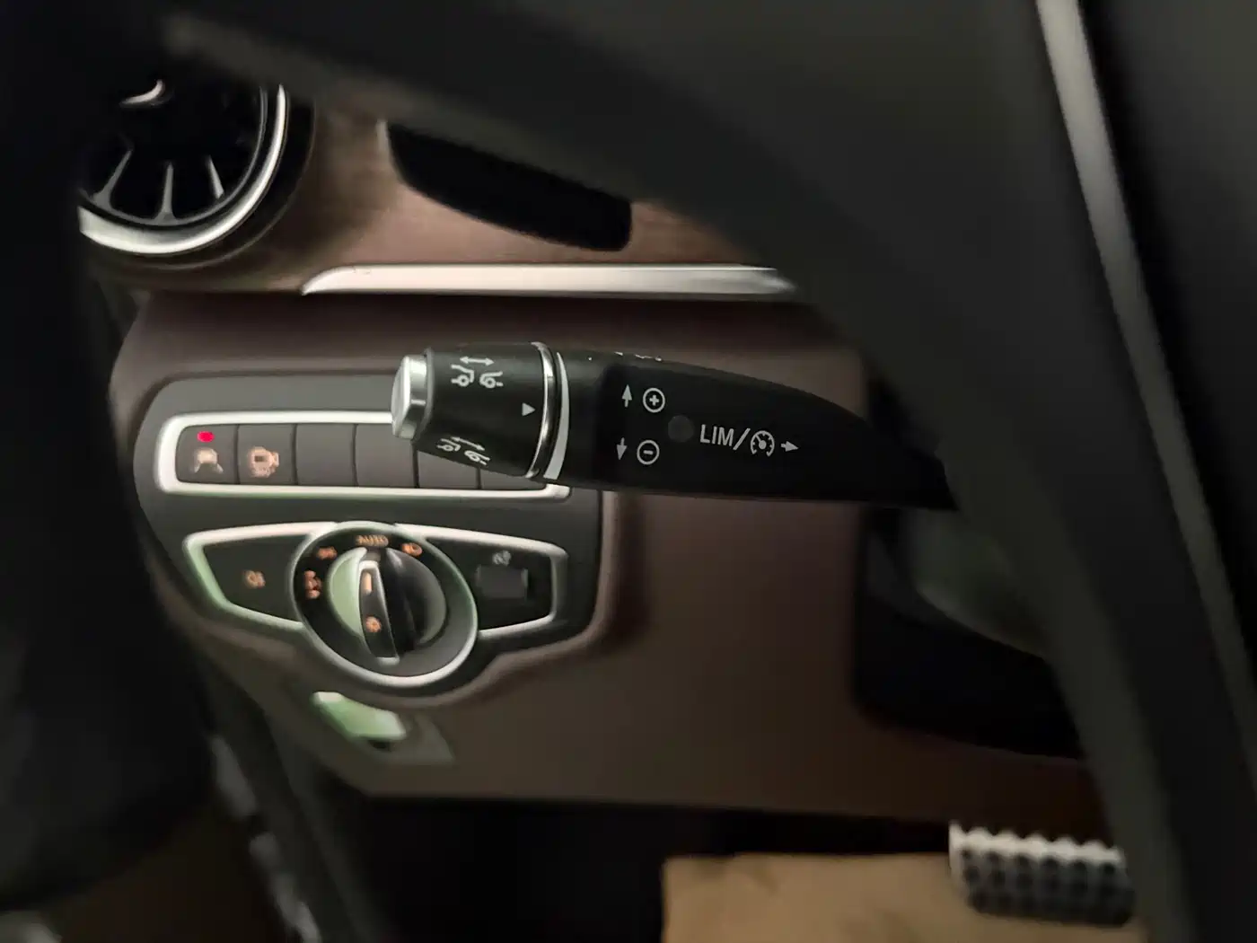 Mercedes-Benz V-Class 2021 V 260 L Long Wheelbase Luxury Edition фото 23