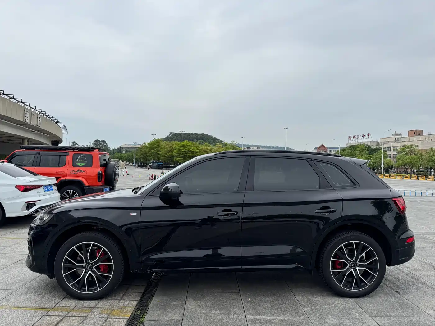 Audi Q5L 2023 45T Luxury Dynamic фото 3