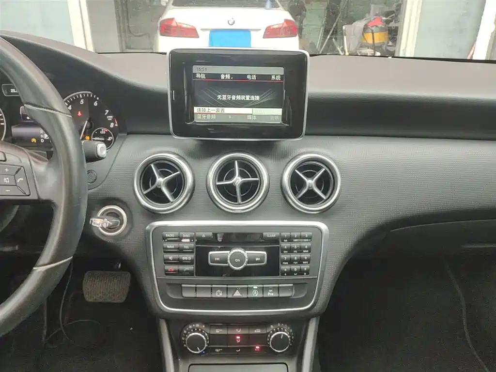 Mercedes-Benz A-Class (Import) 2015 A 180 фото 13