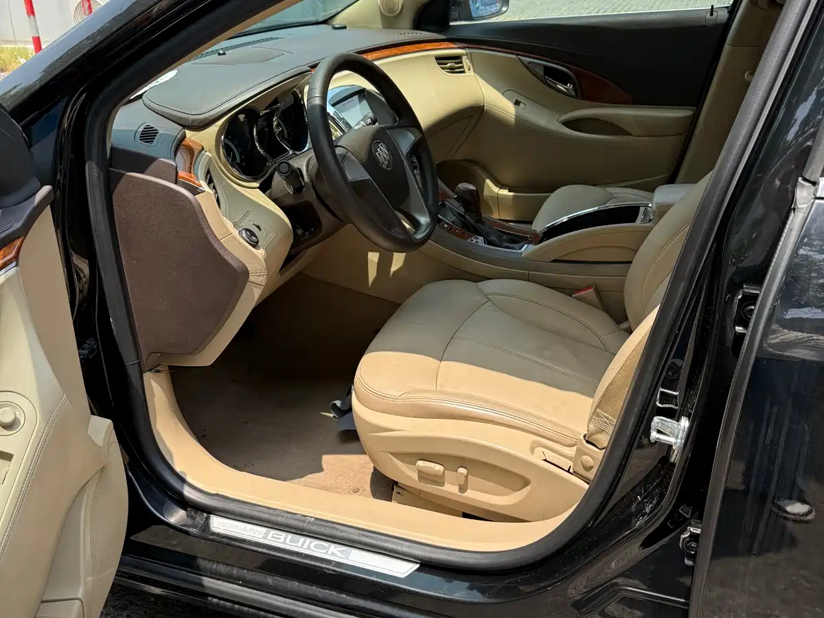 Buick LaCrosse 2012 2.4L SIDI Premium Edition фото 7