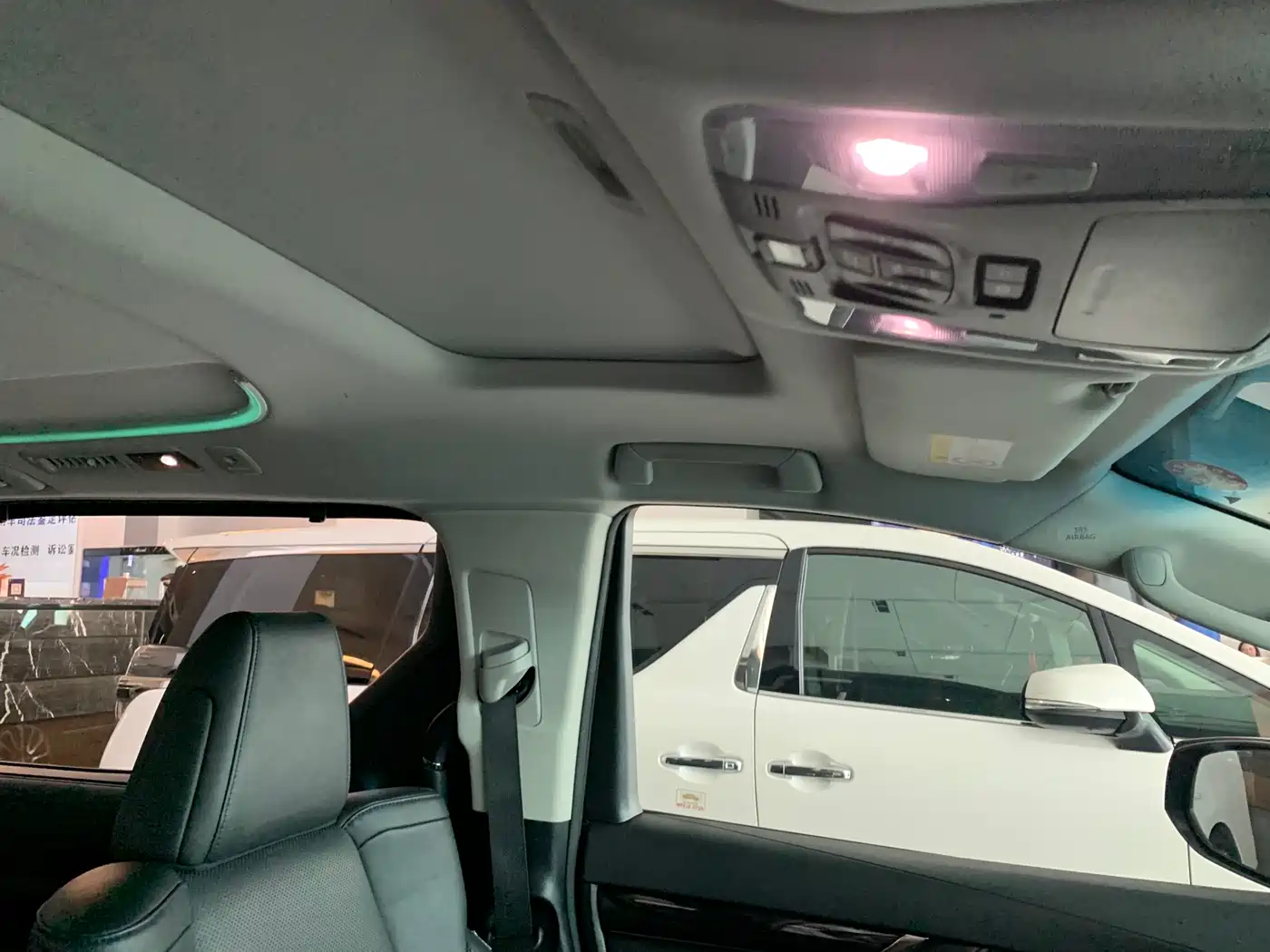 Toyota Alphard 2019 Hybrid 2.5L Premium Edition фото 9