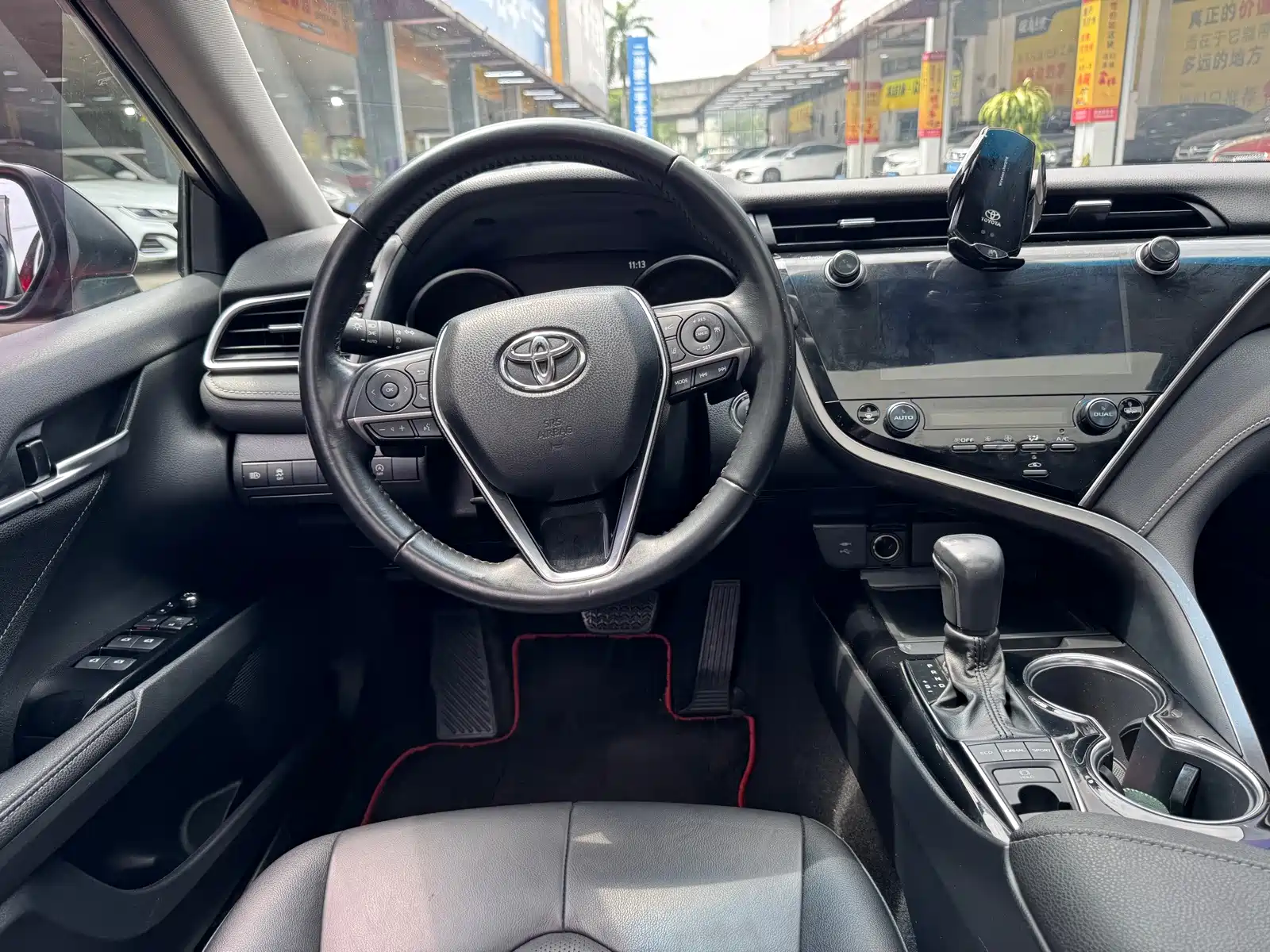 Photo 17 - Toyota Camry