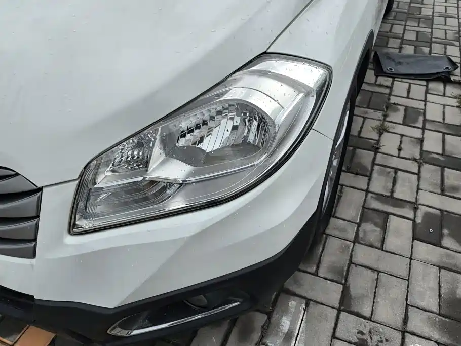 Suzuki SX4 S-Cross 2015 2015 1.6L CVT 2WD Progressive