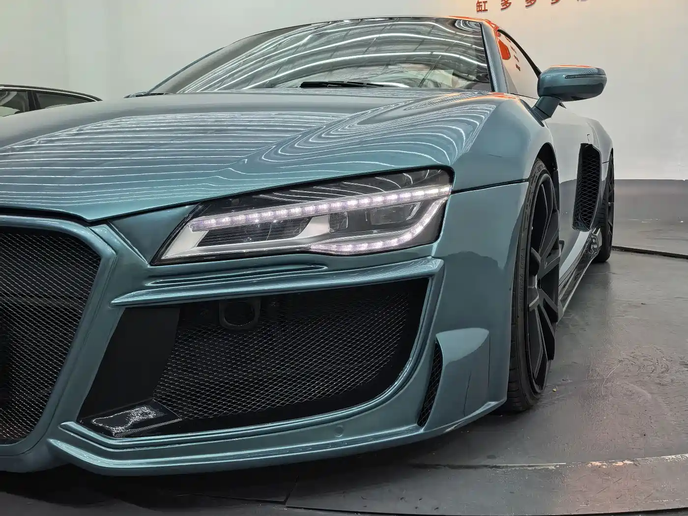 Audi R8 2014 5.2 FSI quattro фото 18