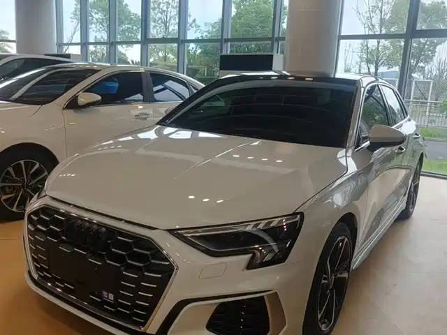 Audi A3 Рестайлинг, Sportback 35 TFSI, Стиль Спорт