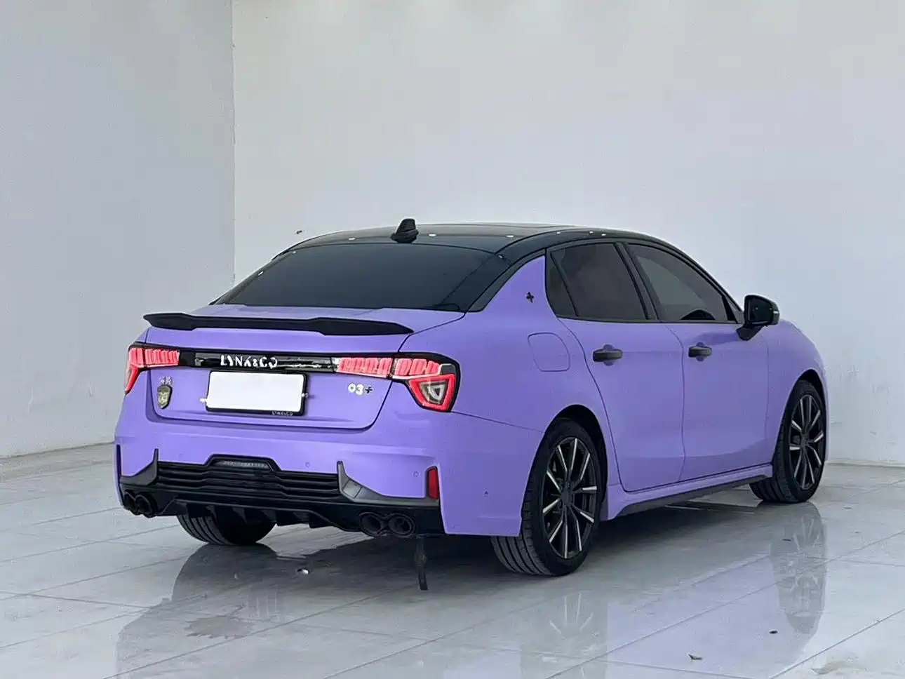 Photo 10 - Lynk & Co 03