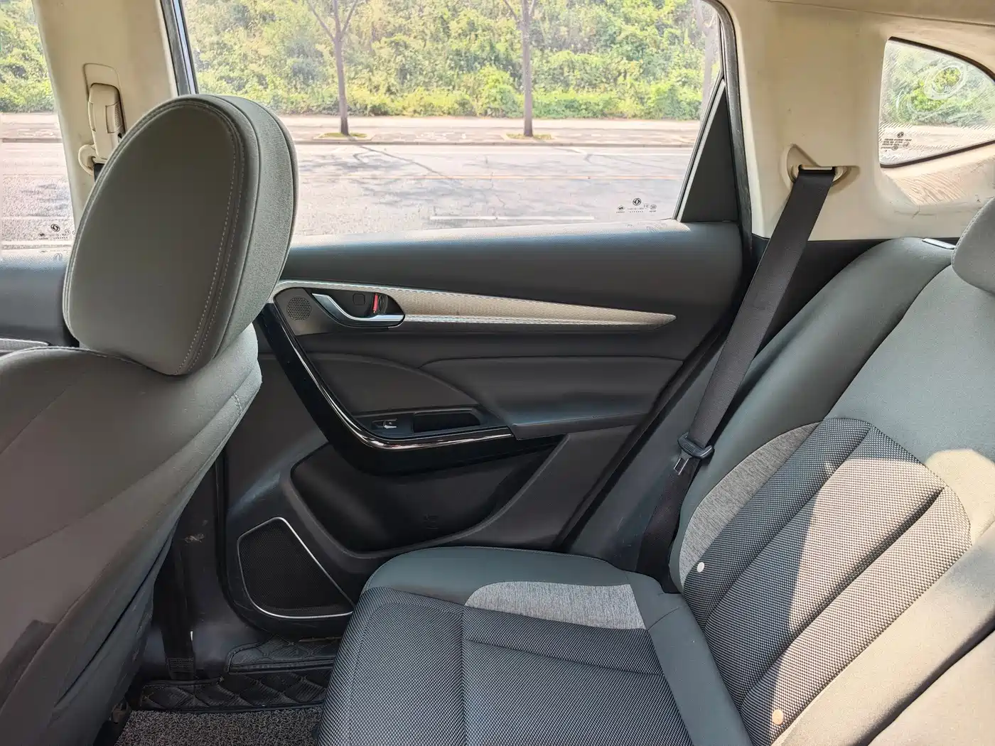 Dongfeng Aeolus Dongfeng Fengshen AX7 2019 2019 1.6T Automatic AI Pioneer (China V)
