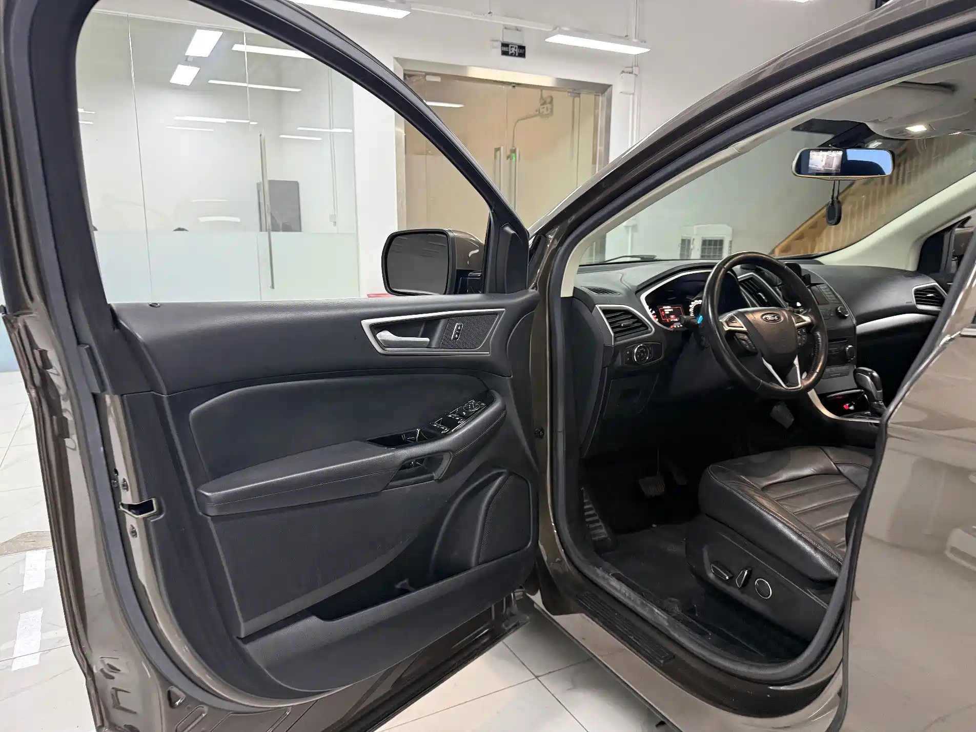 Фото 8 - Ford Edge