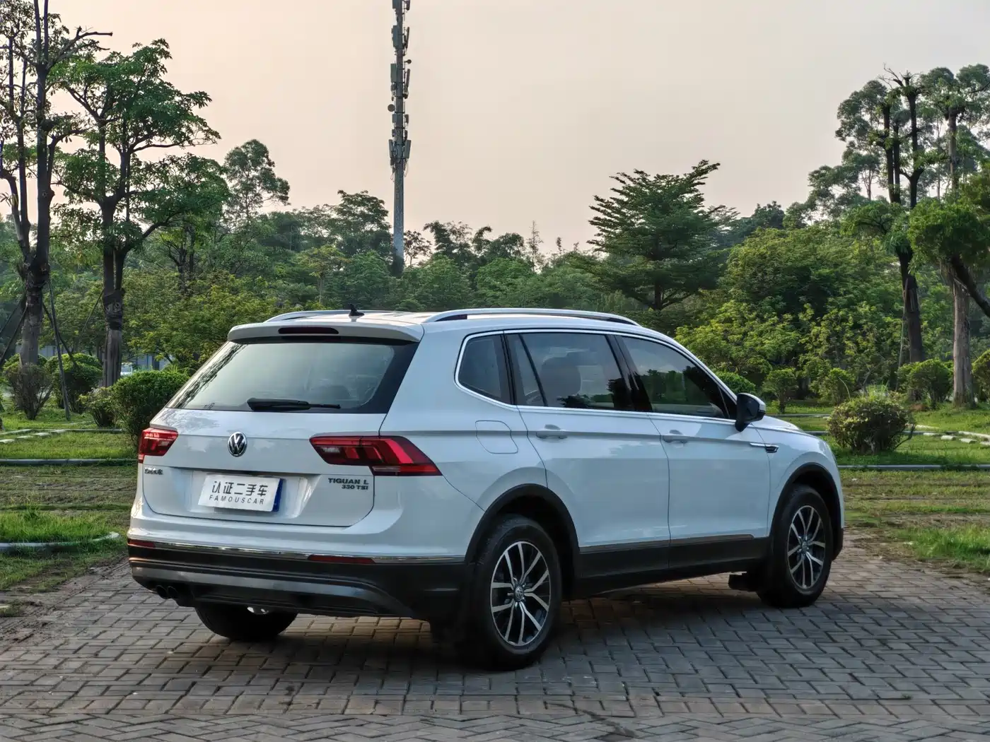 Volkswagen Tiguan L 2018 330TSI Automatic 2WD Luxury Edition фото 4