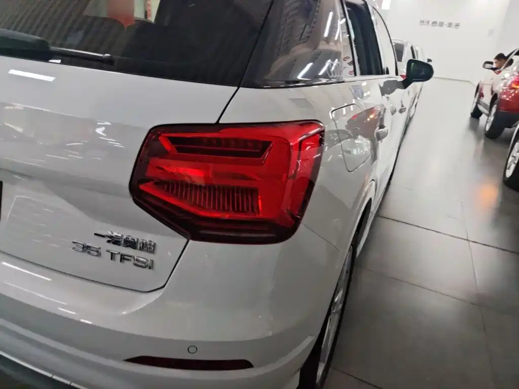 Фото 8 - Audi Q2L