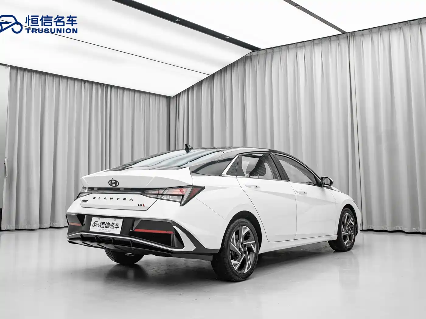Hyundai Elantra 2023 1.5L CVT GLX Elite Edition фото 4