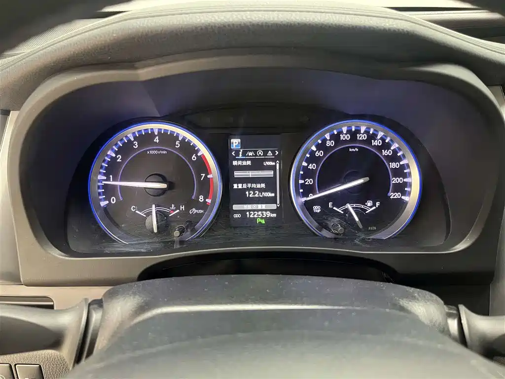 TOYOTA HIGHLANDER