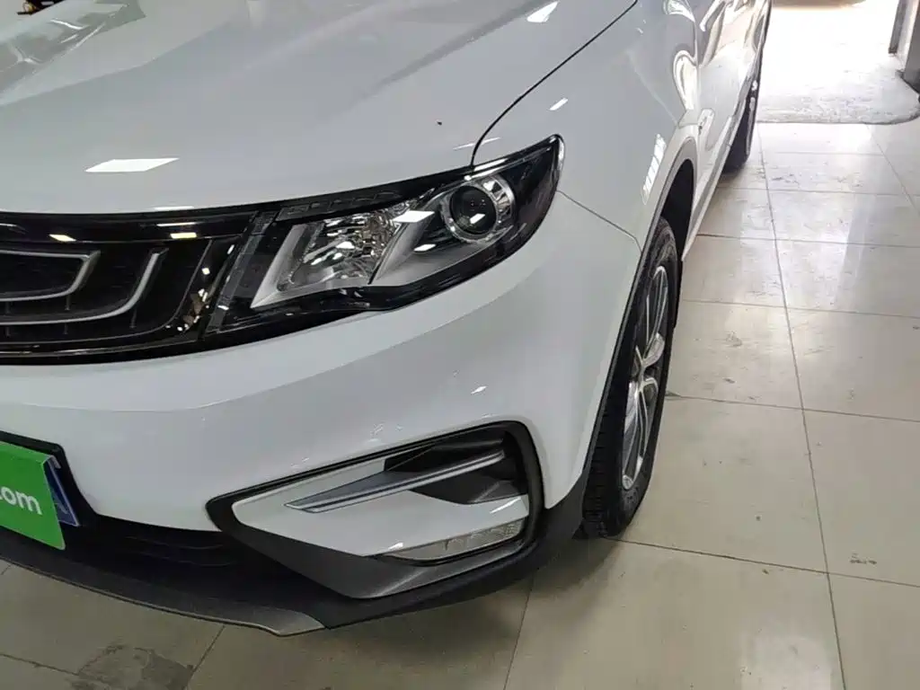 Фото 24 - Geely Atlas