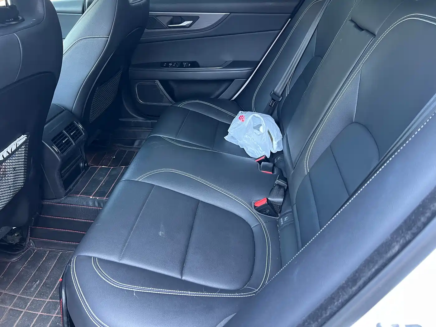Jaguar XEL 2020 2.0T 200PS R-DYNAMIC S Progressive Sport Edition фото 6