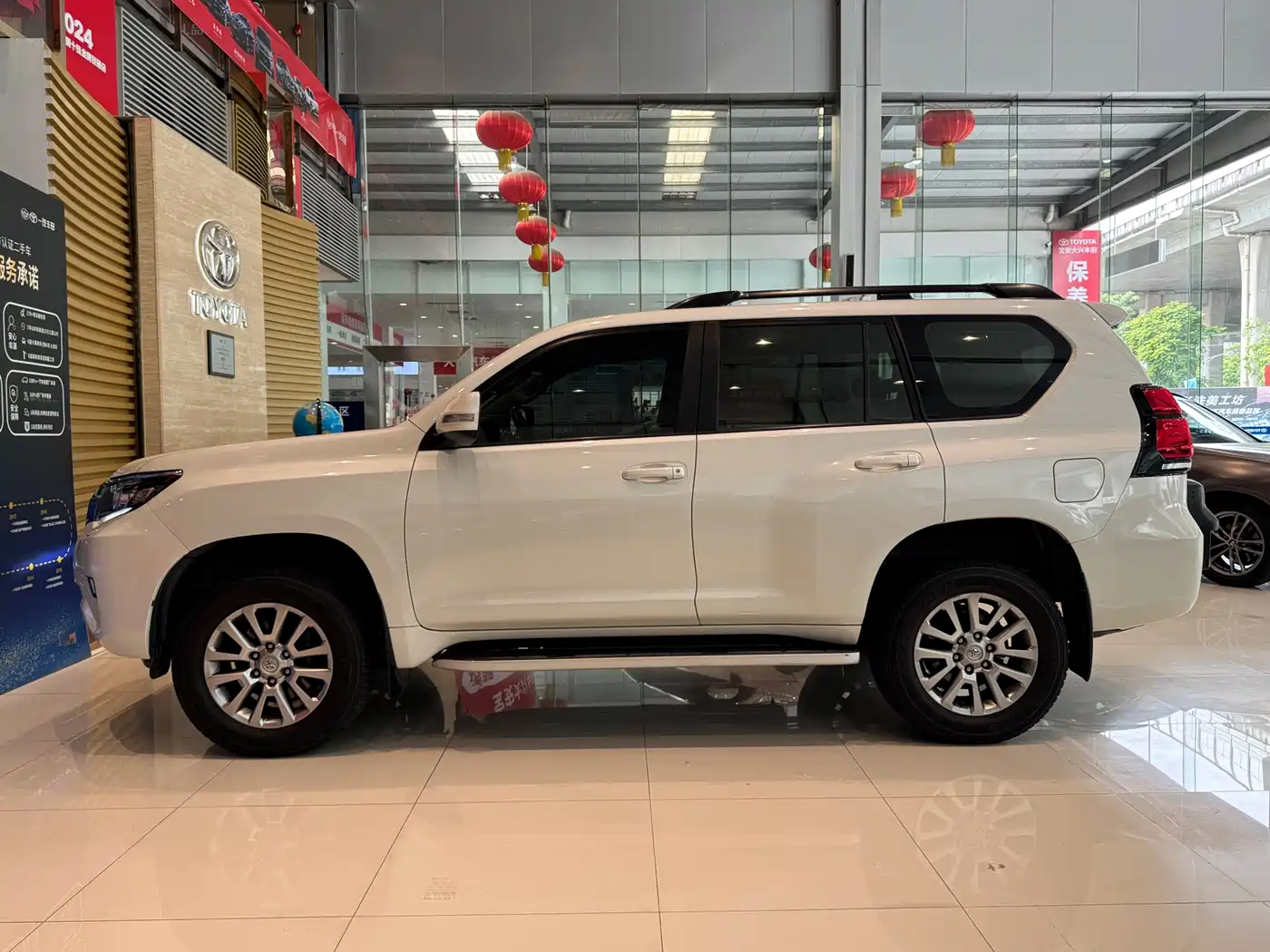 Toyota Prado 2018 3.5L Automatic TX-L Rear-mounted Spare Tire фото 6