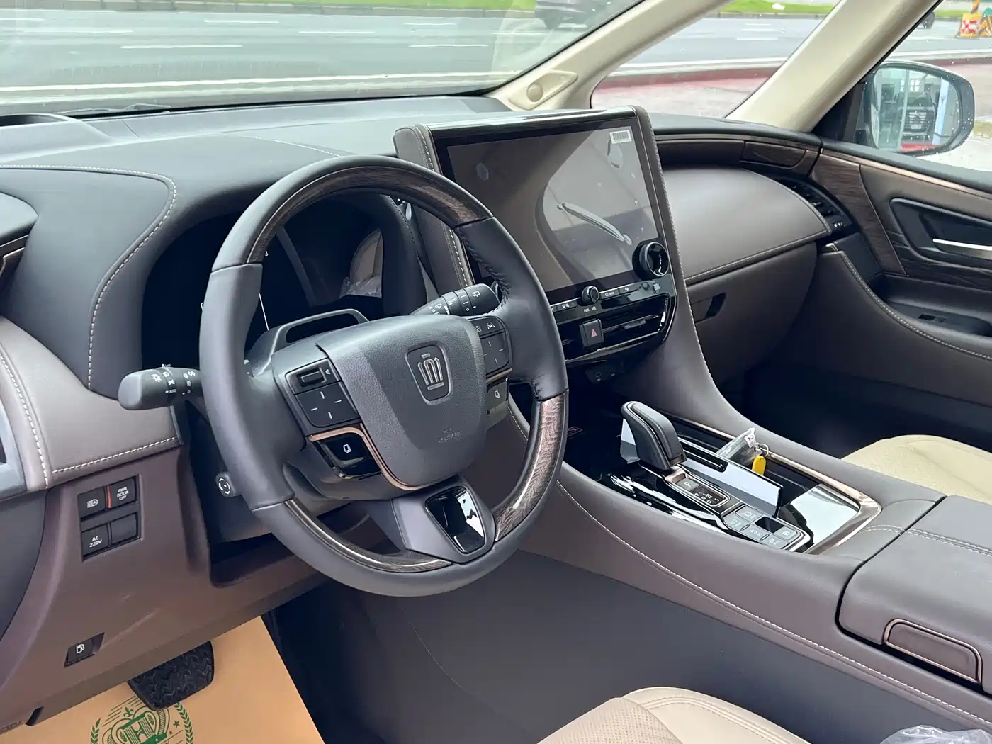 Toyota Vellfire 2024 Crown Hybrid 2.5L Premium Edition фото 20