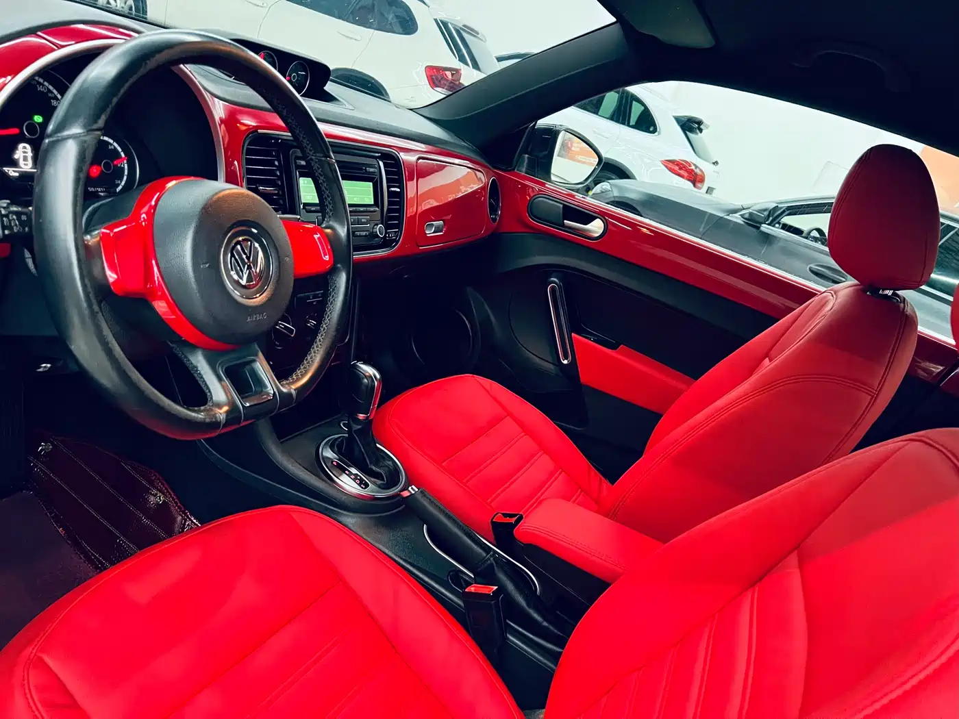 Volkswagen Beetle 2013 1.4TSI Comfort фото 4