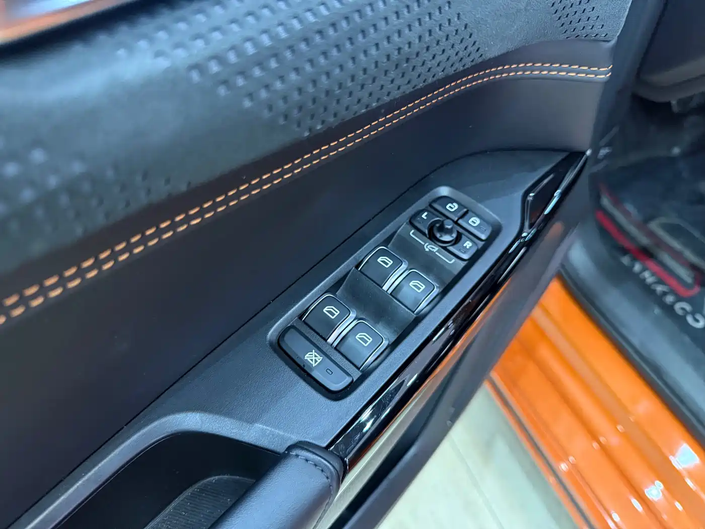 LYNK & CO. 02 HATCHBACK