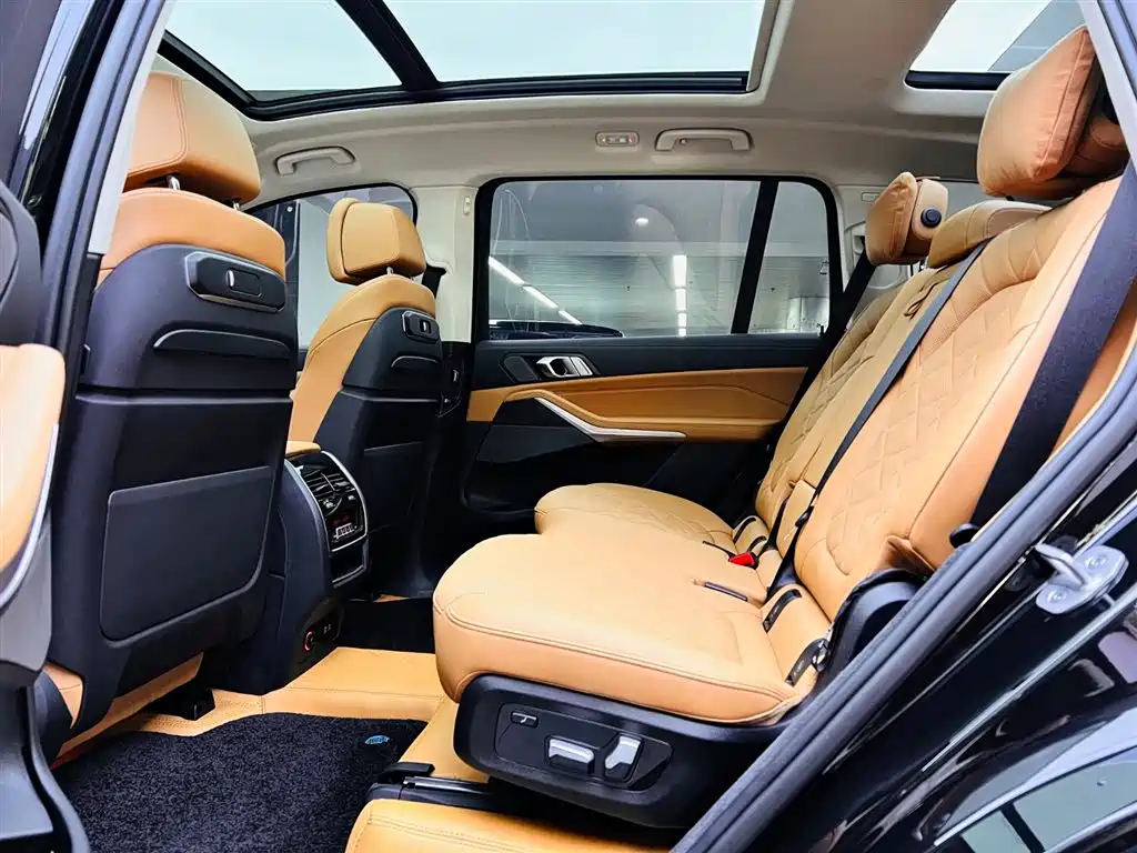 BMW X7 2023 xDrive40i Leading Luxury Package фото 15