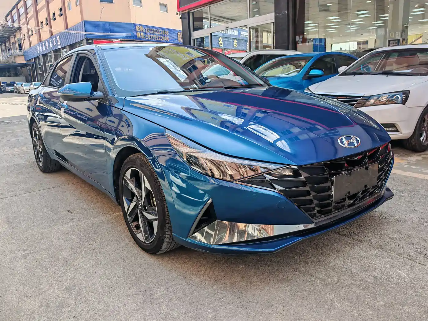 Hyundai Elantra 2022 1.5L CVT GLX Elite Edition фото 3