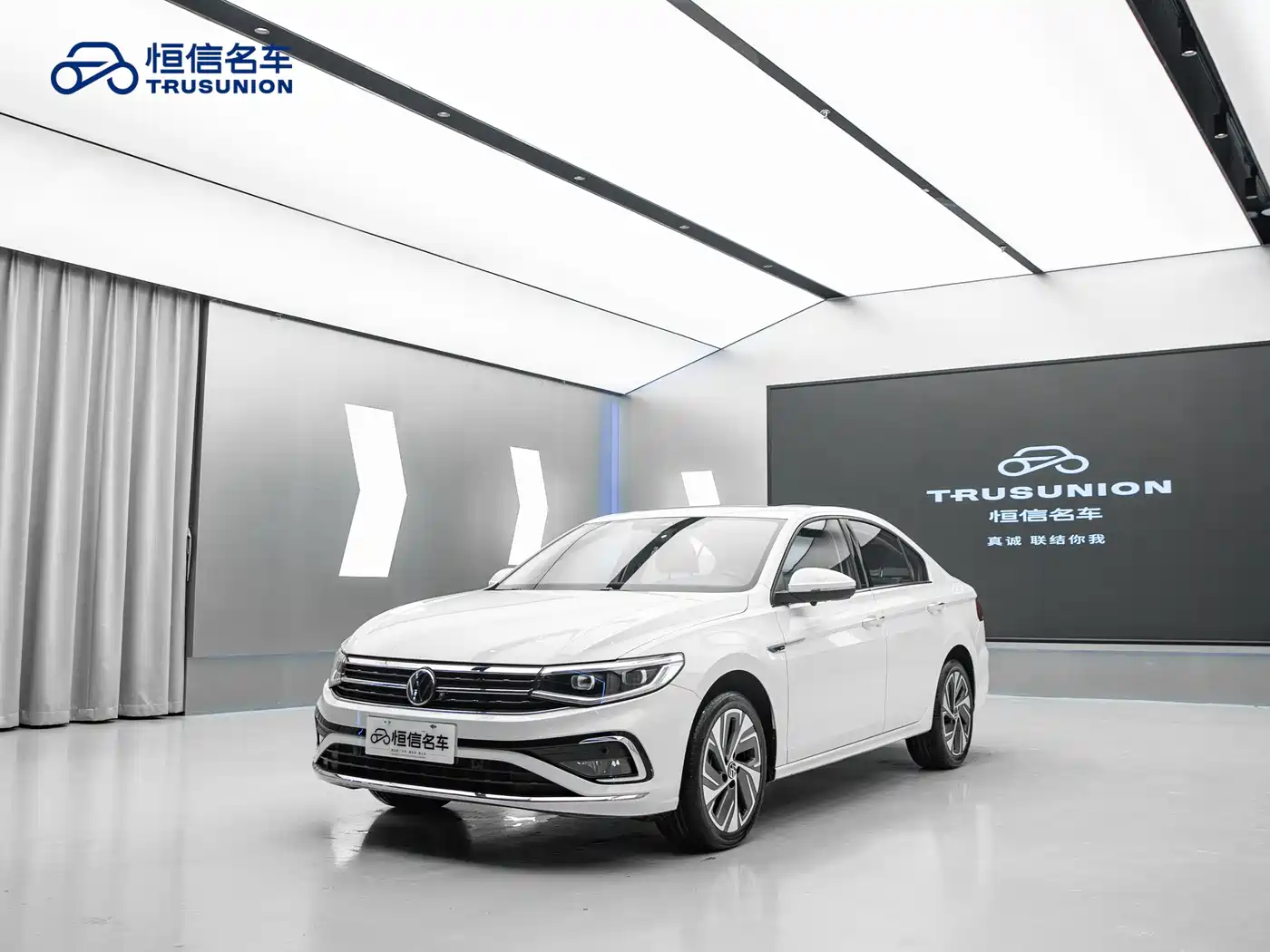 Volkswagen Bora 2023 280TSI DSG Prestige Edition фото 3