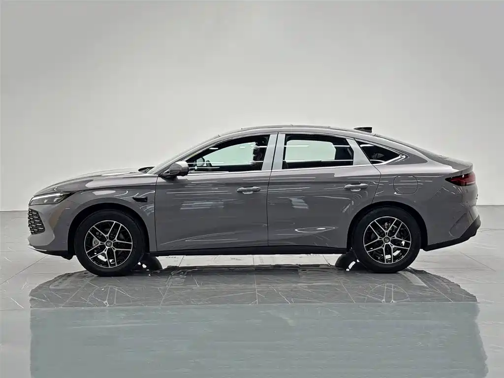 BYD Qin L 2026 Model DM-i 210KM Superior Edition фото 3