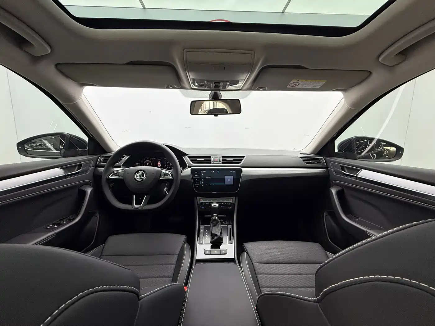 Škoda Superb 2024 TSI280 DSG Premium Edition фото 9