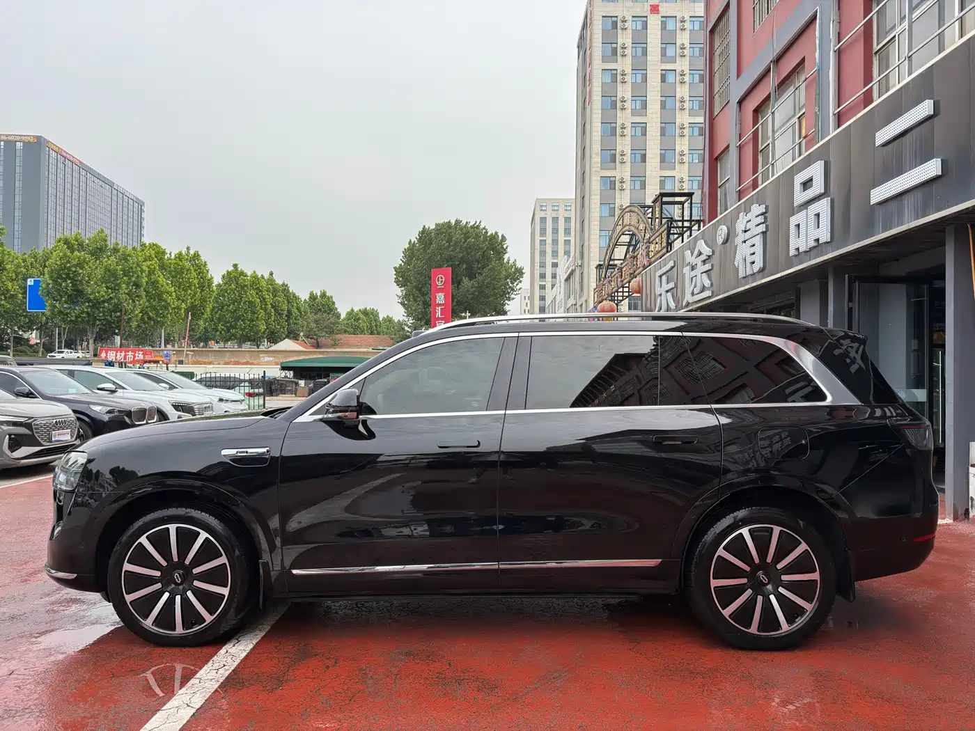 AITO Wenjie AITO M9 2024 Range Extender Max Edition 42kWh 6-seater фото 3