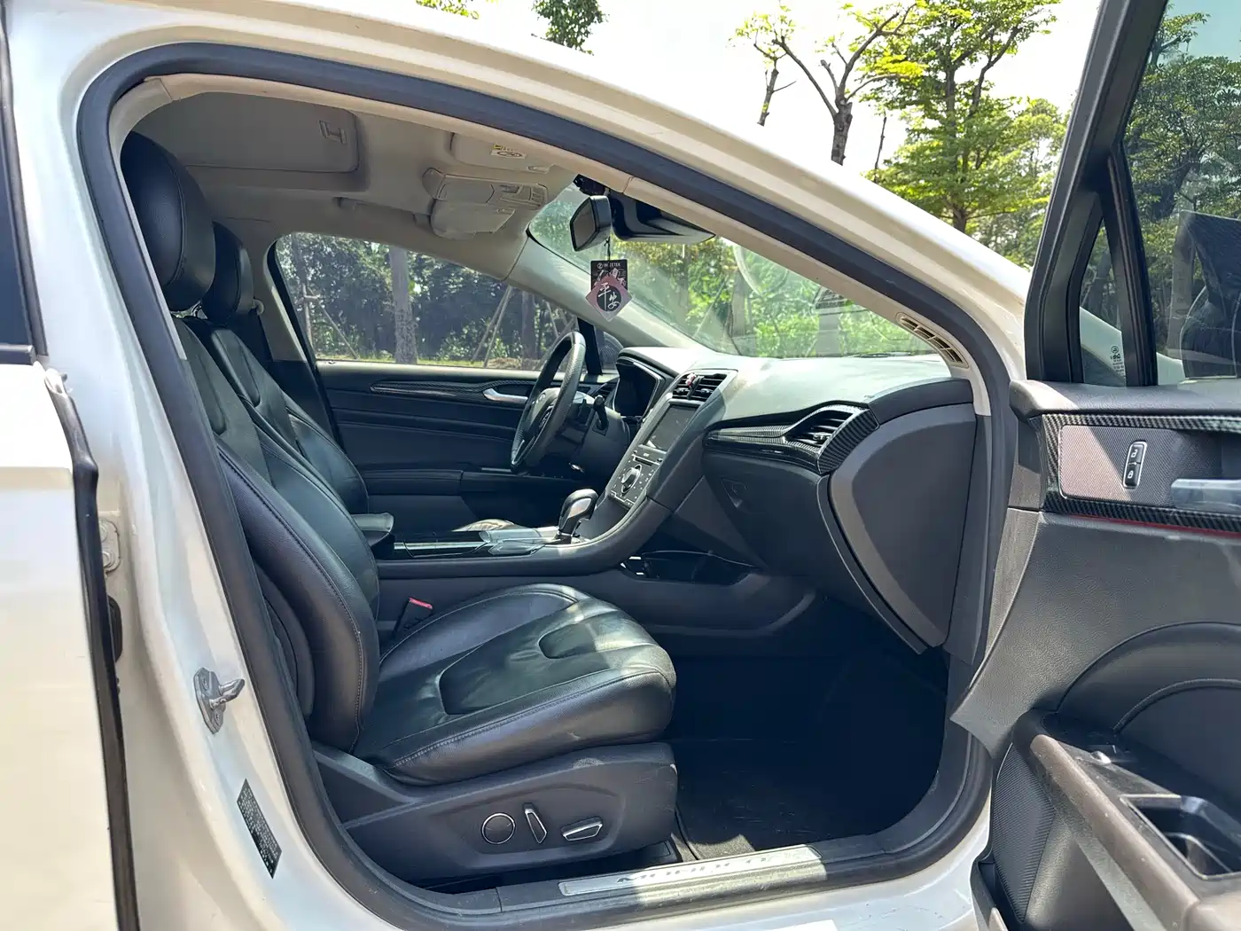 Ford Mondeo 2013 2.0L GTDi240 Luxury Sport фото 8