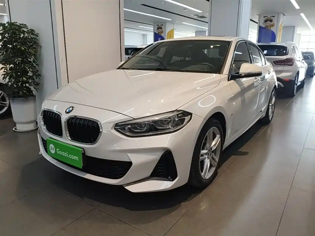 BMW 1 Series 2019 118i M Sport Package фото 2