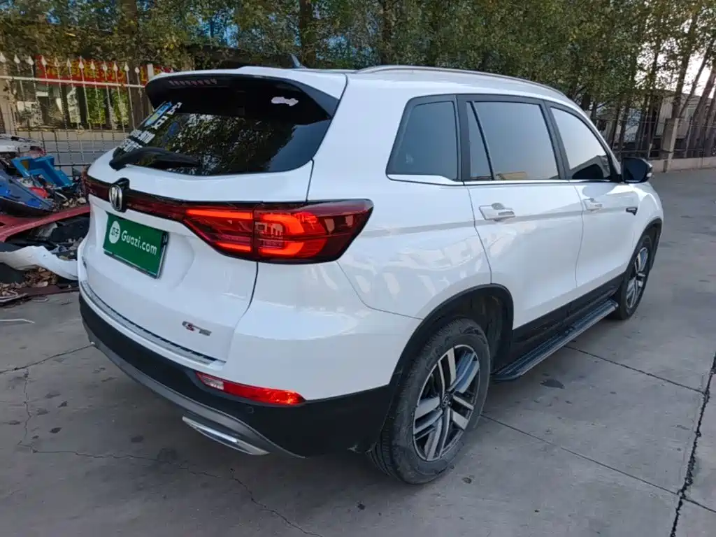 Фото 7 - Changan CS75