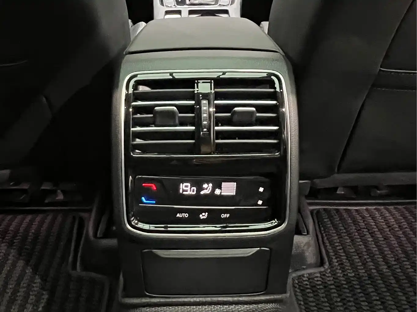 Volkswagen Magotan 2020 330TSI DSG Luxury фото 18