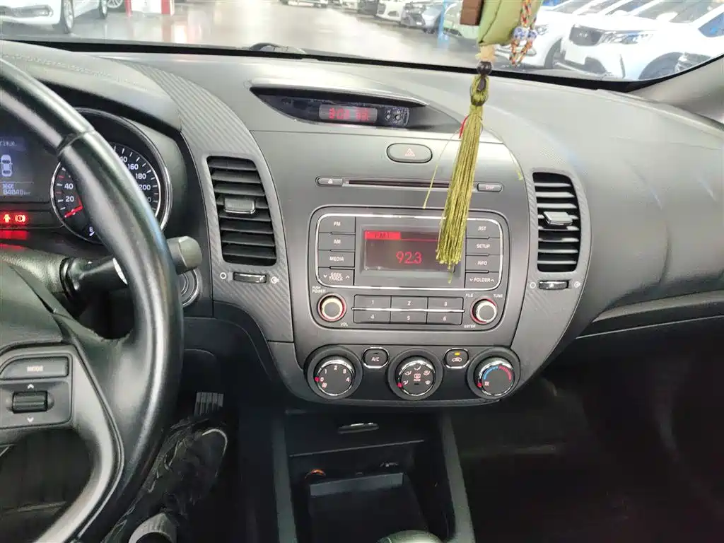Kia K3 2015 1.6L Automatic GLS фото 7