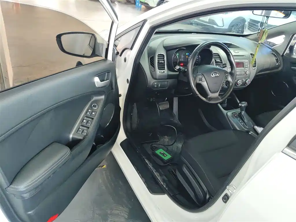 Kia K3 2015 1.6L Automatic GLS фото 10