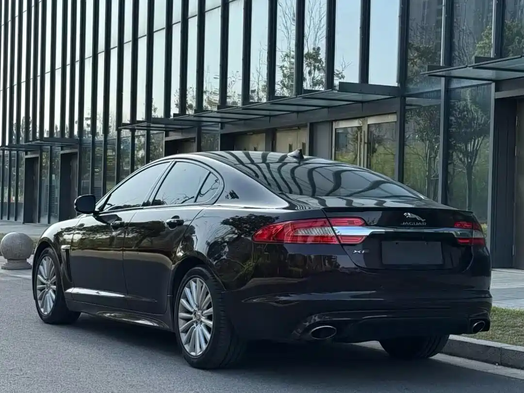 Фото 4 - Jaguar XF