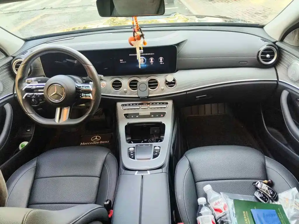 Mercedes-Benz E-Class, миниатюра 12