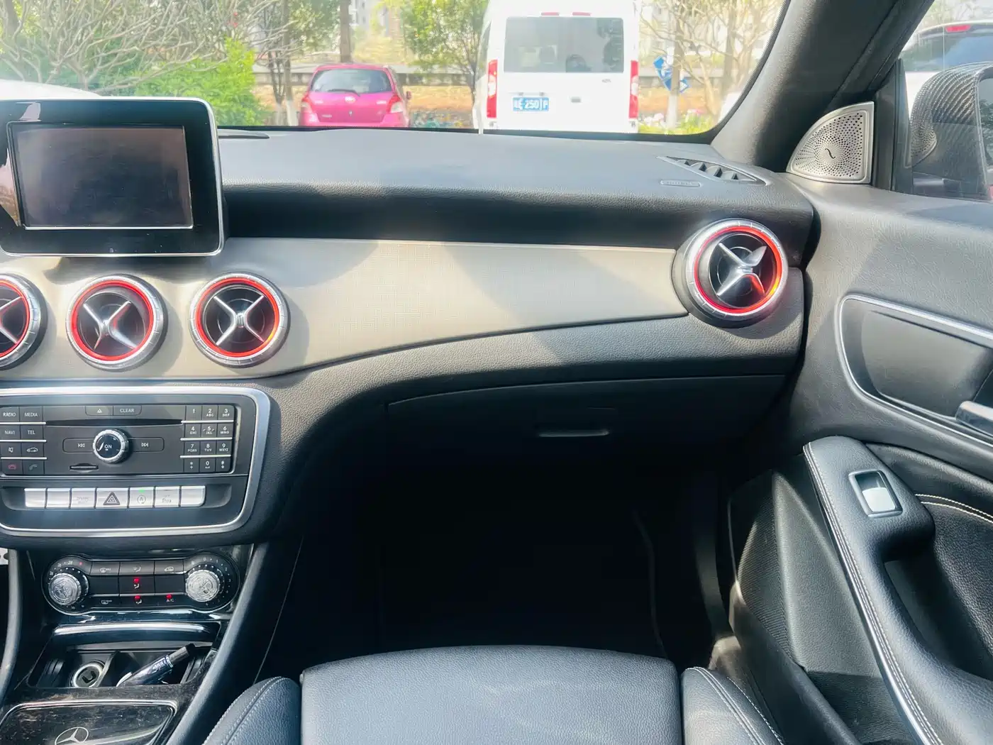 Mercedes-Benz CLA (Import) 2016 Facelift CLA 200 Style фото 18