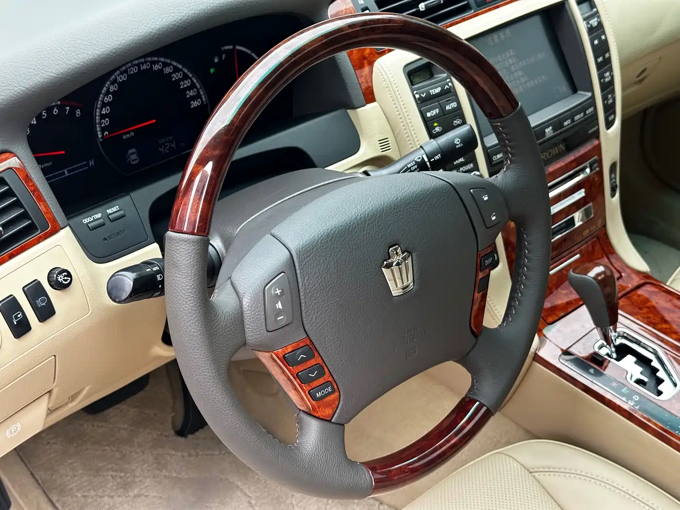 Toyota Crown 2009 2.5L Royal Special Navigation Edition фото 12