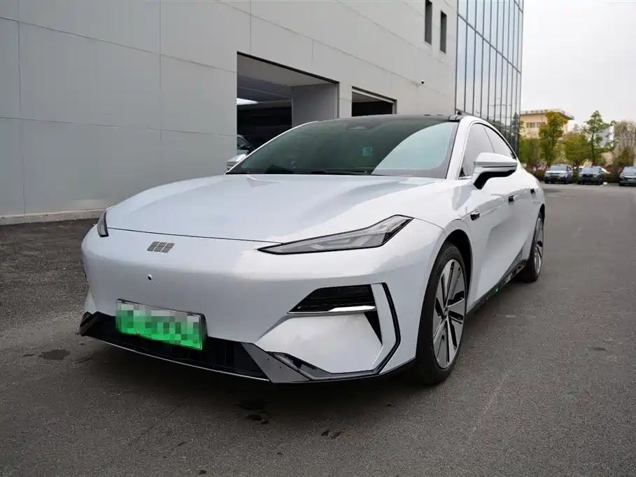 GEELY GALAXY GALAXY E8