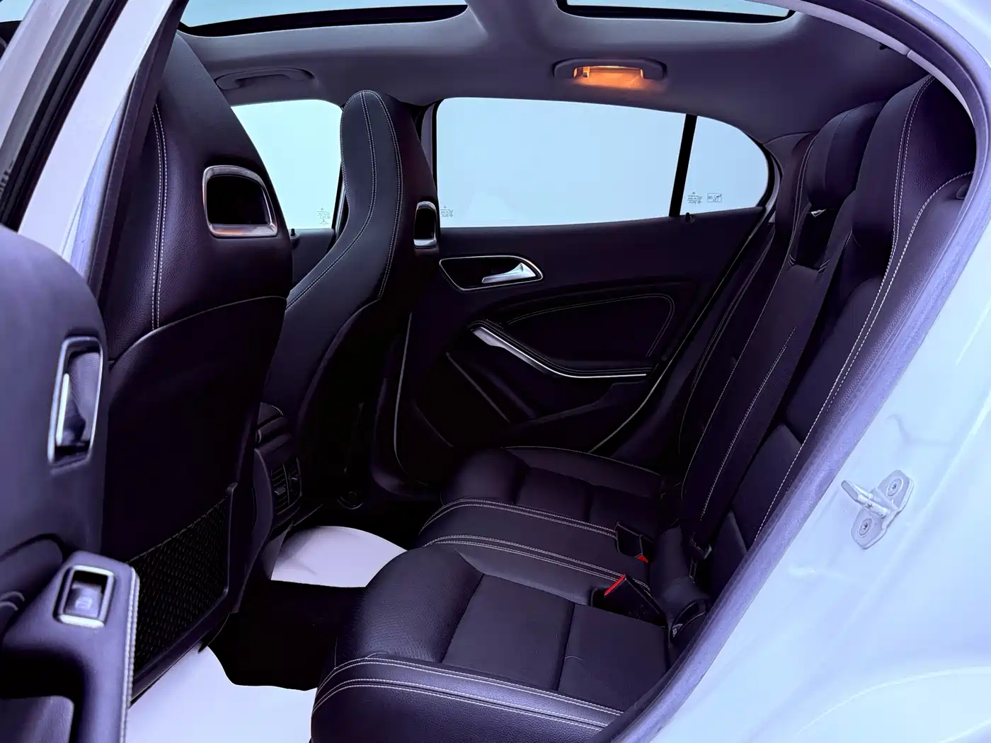 Mercedes-Benz GLA 2018 GLA 200 Dynamic фото 17