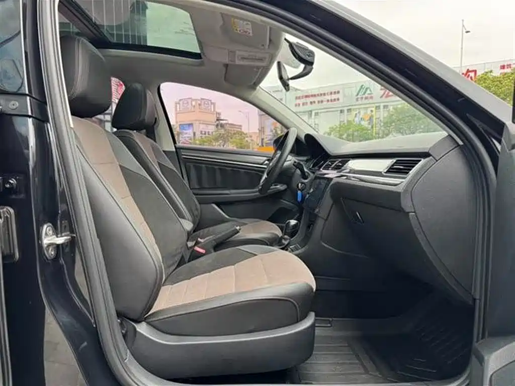 Volkswagen C-TREK 2018 230TSI DSG Comfort фото 8