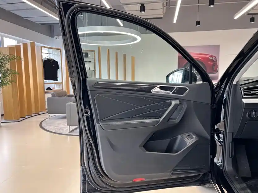 VOLKSWAGEN TIGUAN L NEW ENERGY