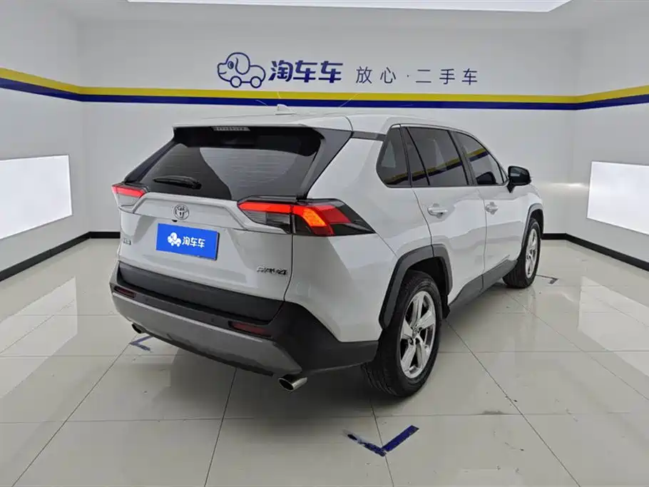 Toyota RAV4 Rongfang 2022 2.0L CVT 2WD Trend Plus Edition фото 3